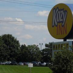 Отель Kozy Inn Columbus Колумбус спортивное сооружение