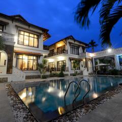 Отель Hoian Salute Hotel and Villa Вьетнам, Хойан - отзывы, цены и фото номеров - забронировать отель Hoian Salute Hotel and Villa онлайн бассейн