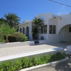 Palm Beach Vacation Villa in Palm Beach, Aruba from 347$, photos, reviews - zenhotels.com parking