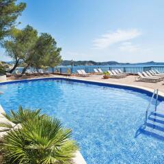 Hotel Cala Fornells бассейн