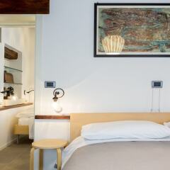 Отель Ve.N.I.Ce. Cera Casa Santo Stefano Италия, Венеция - отзывы, цены и фото номеров - забронировать отель Ve.N.I.Ce. Cera Casa Santo Stefano онлайн комната для гостей