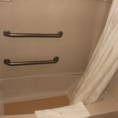 Отель Knights Inn Niagara Falls Near IAG Airport США, Ниагара-Фолс - отзывы, цены и фото номеров - забронировать отель Knights Inn Niagara Falls Near IAG Airport онлайн ванная фото 2