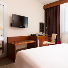 Гостиница DoubleTree by Hilton Novosibirsk в Новосибирске - забронировать гостиницу DoubleTree by Hilton Novosibirsk, цены и фото номеров Новосибирск удобства в номере