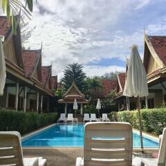Отель Bangtao Village Resort бассейн