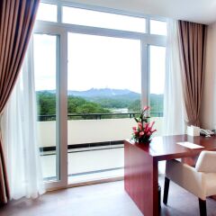 Отель Ladalat Hotel Вьетнам, Далат - отзывы, цены и фото номеров - забронировать отель Ladalat Hotel онлайн балкон
