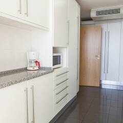 Апартаменты Rent4Rest Lisbon 17th Floor River View Apartment в номере фото 2