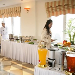 New Moon Hotel питание