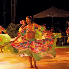 Отель La Pirogue A Sun Resort развлечения