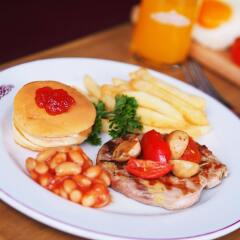 The Empress Hotel Chiang Mai питание