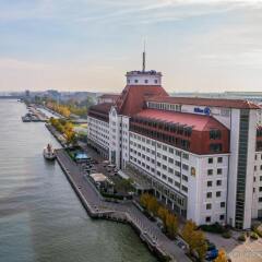 Отель Hilton Vienna Danube Waterfront фото 2
