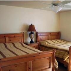 Отель Capri Beach Accommodations сауна