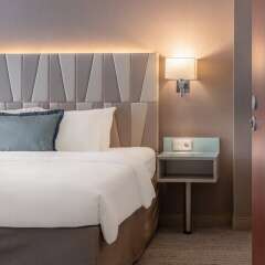 Отель Courtyard by Marriott Munich City Center сейф в номере