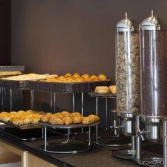 AC Hotel Córdoba by Marriott питание