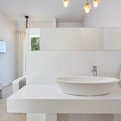 Отель Mr & Mrs White Corfu Греция, Корфу - отзывы, цены и фото номеров - забронировать отель Mr & Mrs White Corfu онлайн ванная