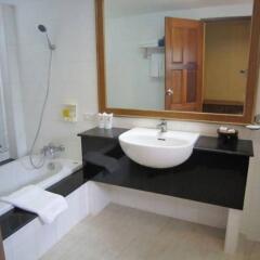 Отель Lanta Casuarina Beach Resort ванная