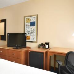 Отель Fairfield Inn & Suites by Marriott Minneapolis Bloomington/Mall of America США, Блумингтон - отзывы, цены и фото номеров - забронировать отель Fairfield Inn & Suites by Marriott Minneapolis Bloomington/Mall of America онлайн