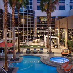 Renaissance Las Vegas Hotel спортивное сооружение