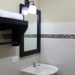 Hostal de Asturias in San Salvador, El Salvador from 50$, photos, reviews - zenhotels.com bathroom photo 3