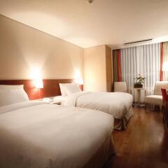 Отель Ramada Hotels & Suites Seoul Namdaemun Южная Корея, Сеул - 1 отзыв об отеле, цены и фото номеров - забронировать отель Ramada Hotels & Suites Seoul Namdaemun онлайн комната для гостей