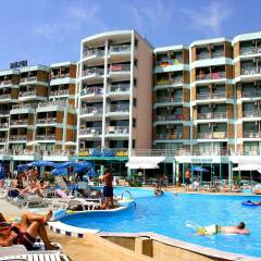 Hotel Delfin Солнечный берег бассейн фото 3
