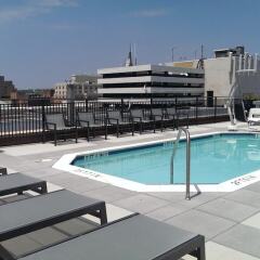Отель Bluebird Suites in the Heart of DC США, Вашингтон - отзывы, цены и фото номеров - забронировать отель Bluebird Suites in the Heart of DC онлайн бассейн фото 3
