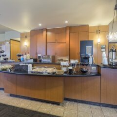 Отель Red Roof Inn PLUS+ Columbus Downtown - Convention Center США, Колумбус - отзывы, цены и фото номеров - забронировать отель Red Roof Inn PLUS+ Columbus Downtown - Convention Center онлайн питание фото 2