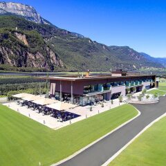 The Lodge Hotel - Golfclub Eppan Аппиано-сулла-Страда-дель-Вино спортивное сооружение
