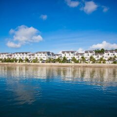 Отель Tuan Chau Marina Hotel Вьетнам, Халонг - отзывы, цены и фото номеров - забронировать отель Tuan Chau Marina Hotel онлайн пляж