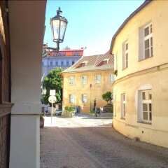 Отель Romantic near Charles Bridge - 1 Br Apts Прага фото 16