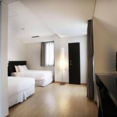 Doulos Hotel сейф в номере