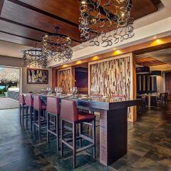 Отель CHIC by Royalton All Inclusive Resort – Adults Only гостиничный бар