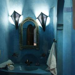 Отель Riad Azenzer ванная