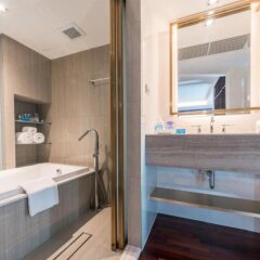 Отель A-One The Royal Cruise Hotel Pattaya Таиланд, Паттайя - отзывы, цены и фото номеров - забронировать отель A-One The Royal Cruise Hotel Pattaya онлайн ванная фото 2