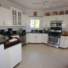 Отель Arawak By The Sea, Silver Sands Jamaica Villas 4BR в номере фото 2