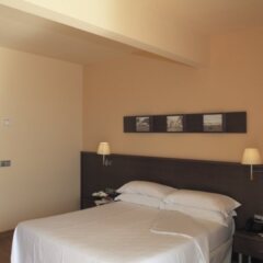 Отель Prestige Victoria Hotel Испания, Курорт Росес - 1 отзыв об отеле, цены и фото номеров - забронировать отель Prestige Victoria Hotel онлайн сейф в номере