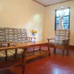 Отель Mau Springs Country Resort интерьер отеля