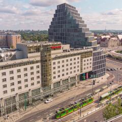 Отель Sheraton Poznan Hotel Польша, Познань - отзывы, цены и фото номеров - забронировать отель Sheraton Poznan Hotel онлайн балкон
