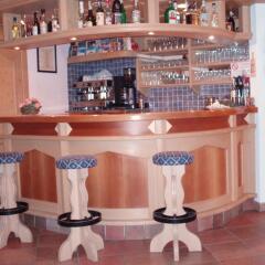 Отель Albergo Bellaria Карано гостиничный бар