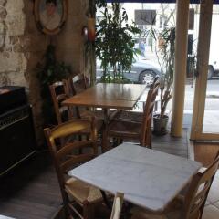 Отель Hôtel Les Chansonniers питание