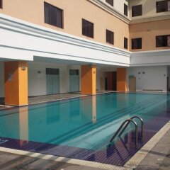 Отель Q Hotel Kuala Lumpur Малайзия, Куала-Лумпур - 1 отзыв об отеле, цены и фото номеров - забронировать отель Q Hotel Kuala Lumpur онлайн бассейн фото 2