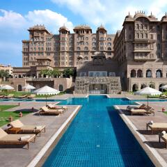 Отель Fairmont Jaipur бассейн