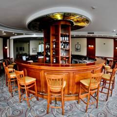 Отель Maison Hotel Болгария, София - 2 отзыва об отеле, цены и фото номеров - забронировать отель Maison Hotel онлайн гостиничный бар