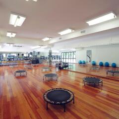 Отель Browns Sports & Leisure Club фитнесс-зал фото 4