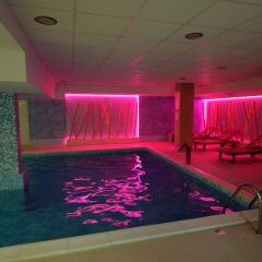 Отель Tulip Inn Putnik Belgrade бассейн фото 3