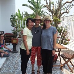 Отель Backpackers Home