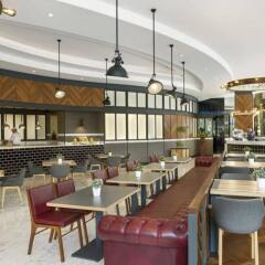 Отель Damac Maison Royale The Distinction гостиничный бар