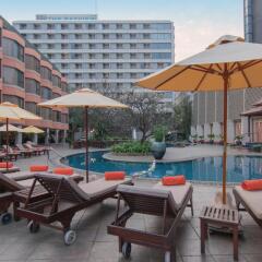 Отель The Bayview Hotel Pattaya Таиланд, Паттайя - 2 отзыва об отеле, цены и фото номеров - забронировать отель The Bayview Hotel Pattaya онлайн бассейн фото 3