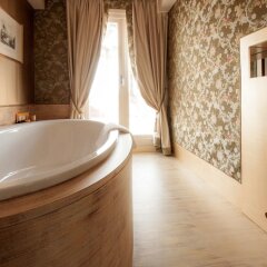 Отель Papadopoli Venezia MGallery by Sofitel Италия, Венеция - отзывы, цены и фото номеров - забронировать отель Papadopoli Venezia MGallery by Sofitel онлайн ванная фото 2