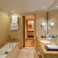 ITC Maurya, a Luxury Collection Hotel, New Delhi ванная фото 2