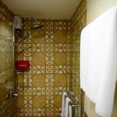 Отель Zen Rooms Ratchaprarop Бангкок ванная фото 2